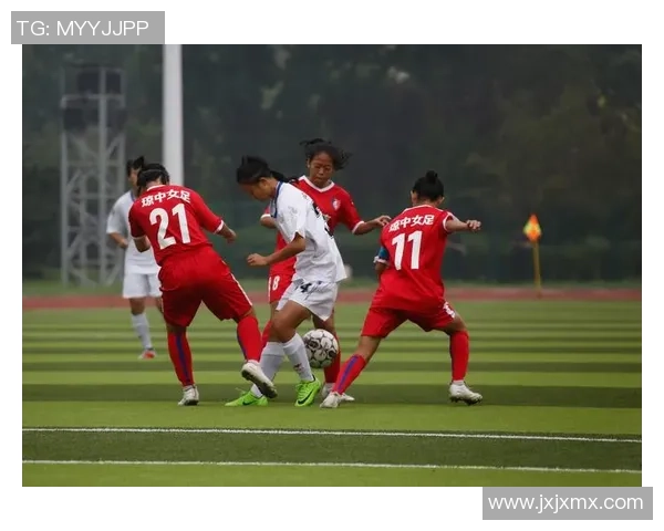 足球巨星激情对决展现巅峰技艺精彩瞬间盘点与赛场背后不为人知的故事