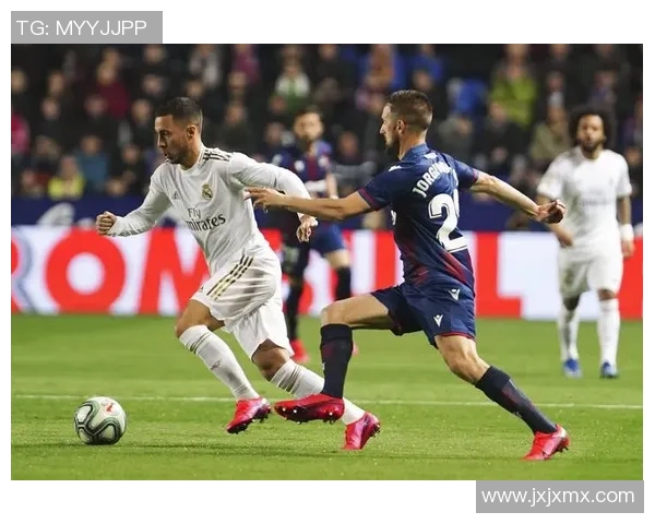 足球球星如何挑战篮球三分球技术与跨界运动的融合探索