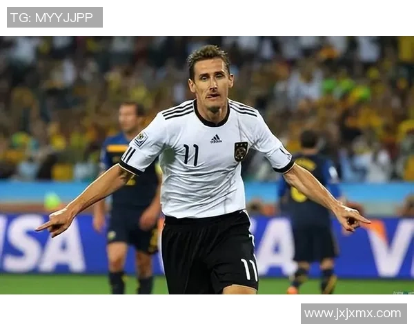 克洛泽足球传奇贴纸:重温足球之神的荣耀时刻 克洛泽足球传奇贴纸:重温足球之神的荣耀时刻